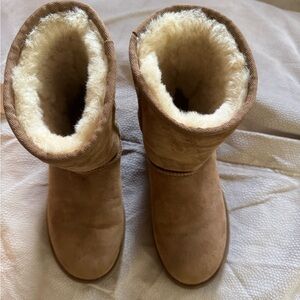 UGGS